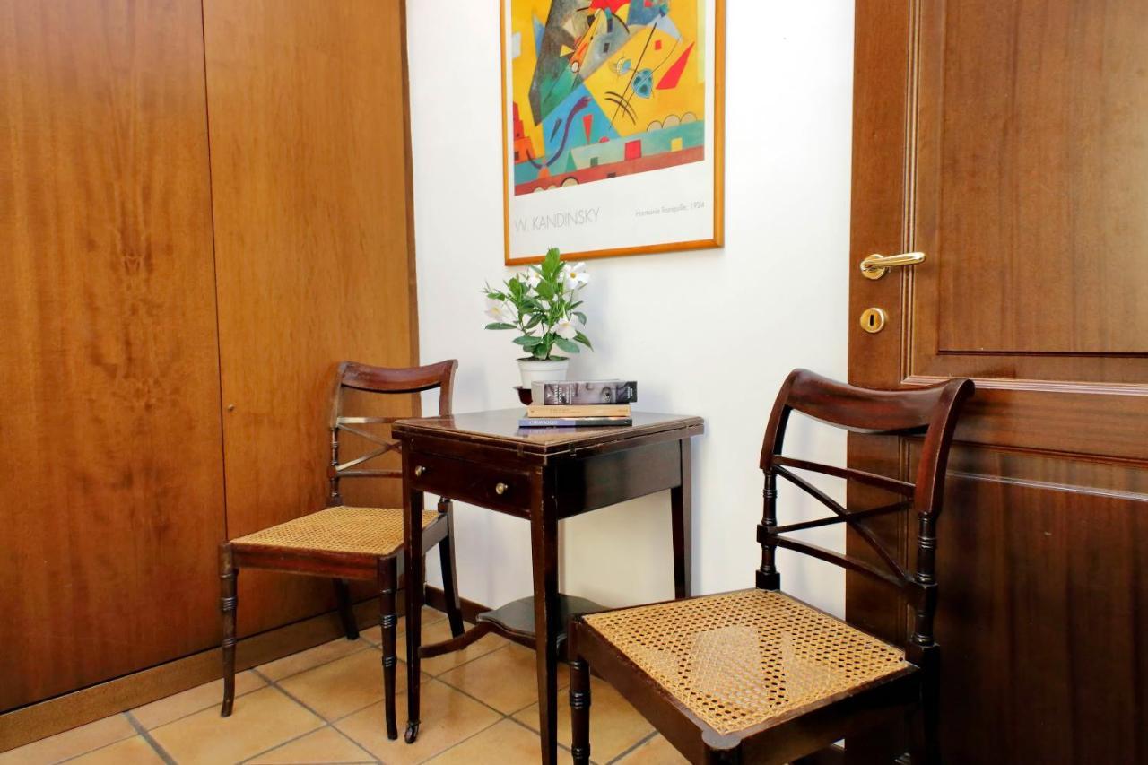Alojamento de Acomodação e Pequeno-almoço Bellezza Al Colosseo - & Apts 3*